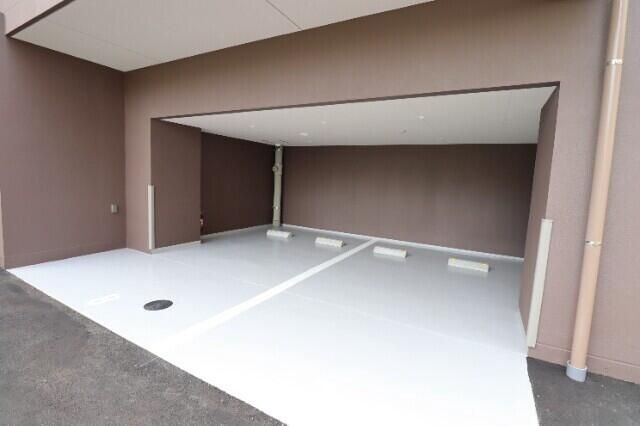 ジェノヴィア浅草Ⅵスカイガーデンの駐車場