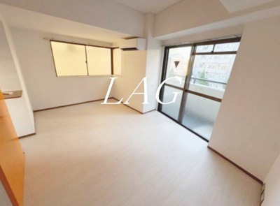 【居間・リビング】 | サンヒルズ東大前 | 洋室のお部屋です。