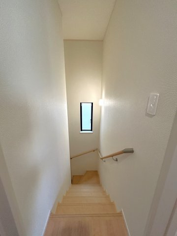 足立区舎人の邸宅の玄関|【B号棟】