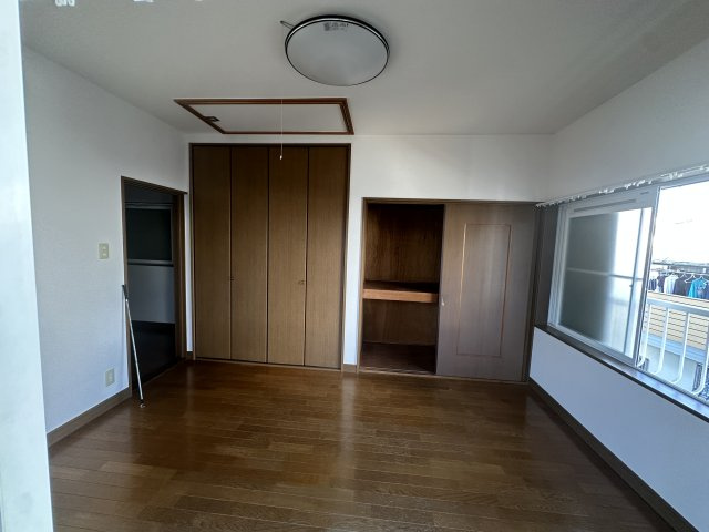 高石市千代田１丁目8-17の洋室