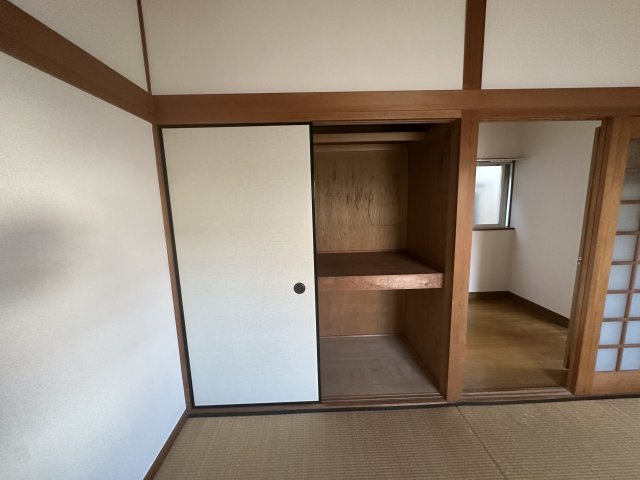 高石市千代田１丁目8-17の収納