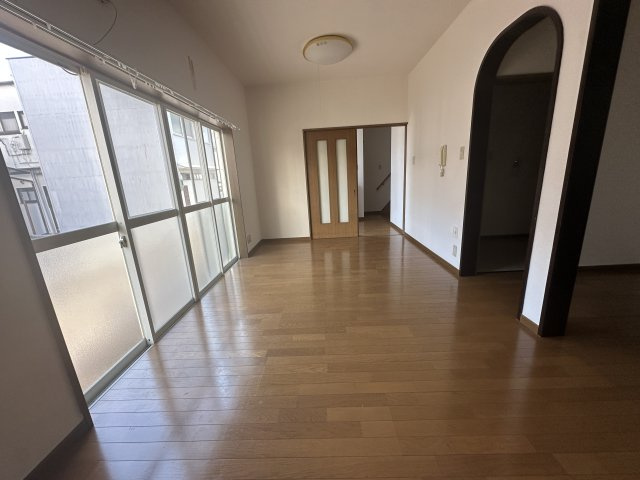 高石市千代田１丁目8-17の居間・リビング