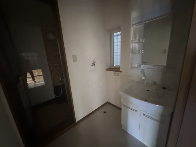 高石市千代田１丁目8-17の独立洗面台