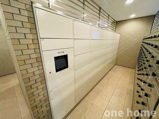 アッド・パー・プレイスの設備|◆留守でも荷物の受け取りができる宅配ボックス完備！再配達を依頼する負担から解放されます！