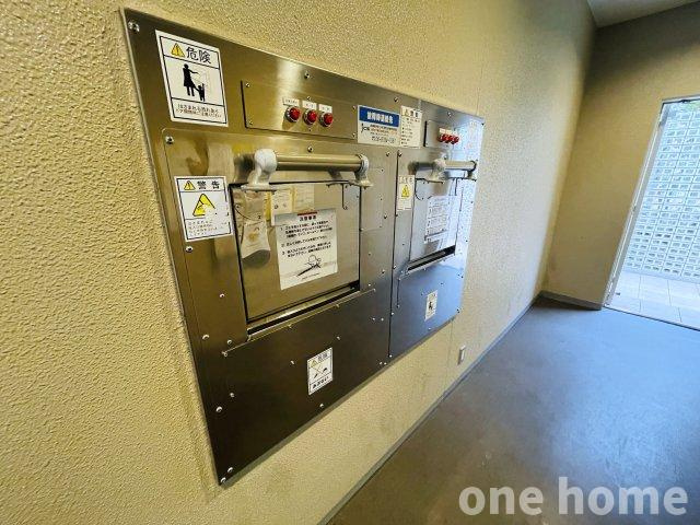 アッド・パー・プレイスの設備|◆ゴミドラムが完備され、24時間ゴミ出しが可能です！