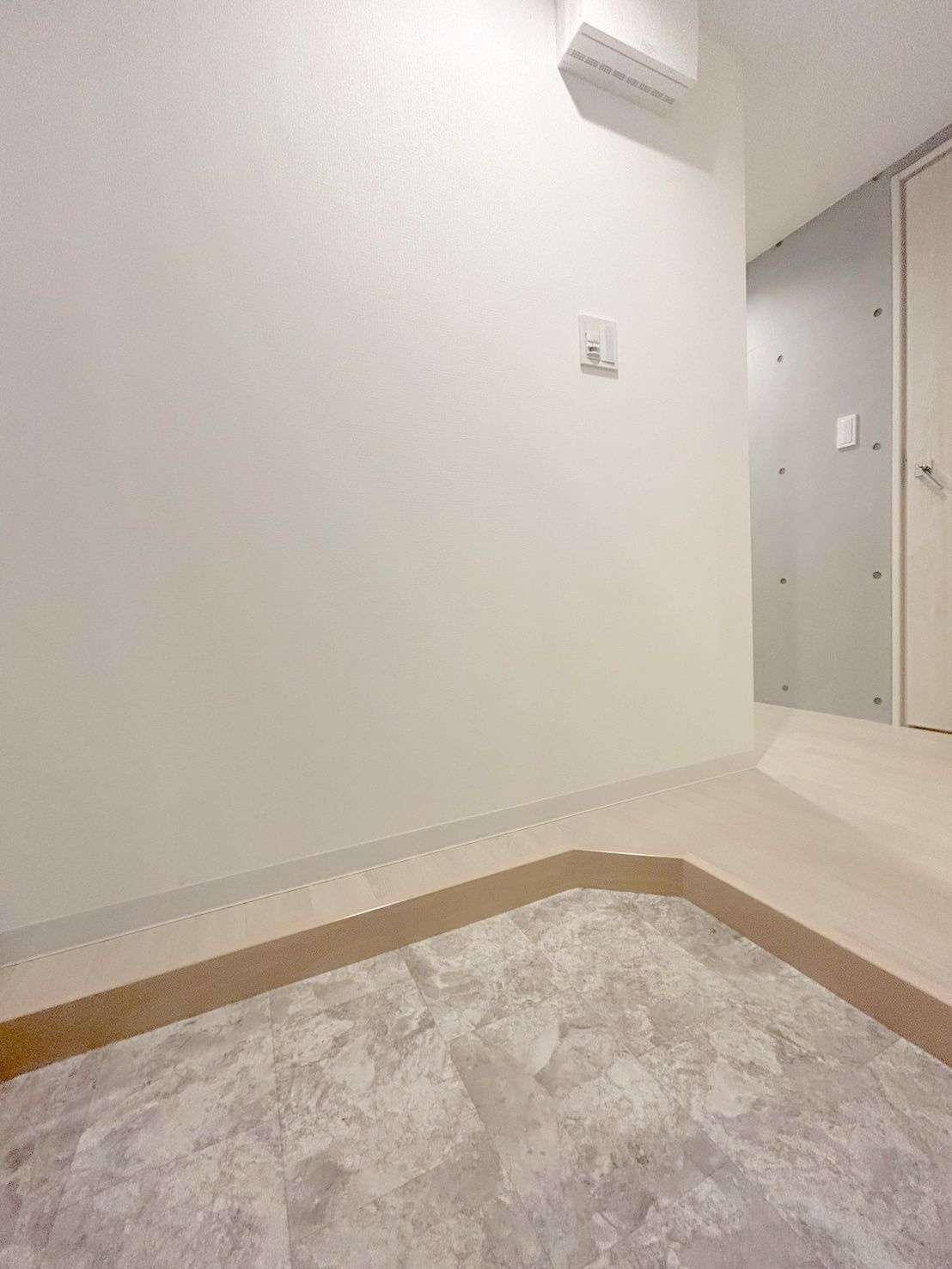 「防音マンション」ラシクラス豊玉北の玄関|同シリーズ写真です。