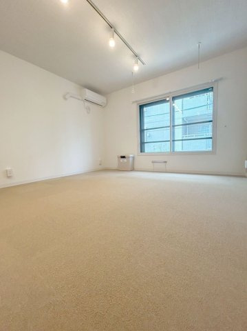 「防音マンション」ラシクラス豊玉北の居間・リビング|同シリーズ写真です。