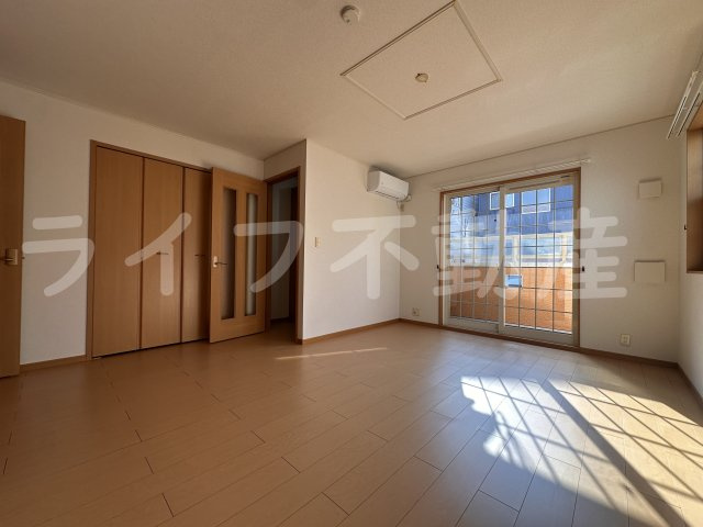 メゾン・ベル・カルムⅠの内装|明るい室内です