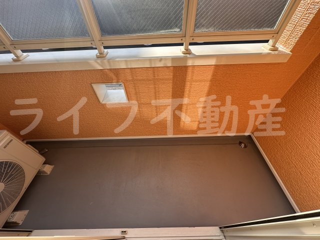 メゾン・ベル・カルムⅠのバルコニー|暖かな日差しのふりそそぐバルコニー