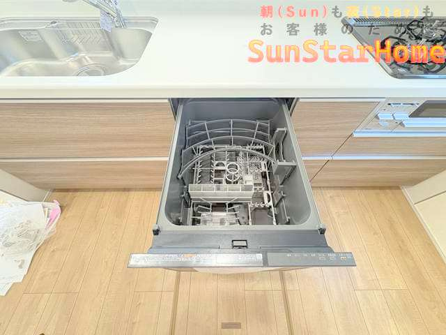 【サンスターホーム現地販売物件】福生市福生　太陽光発電付き新築1邸　太陽光発電付きの収納