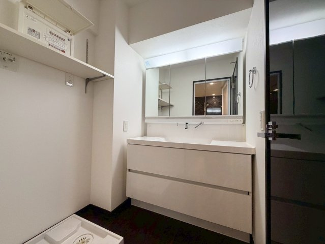 AREX丸の内IIの独立洗面台