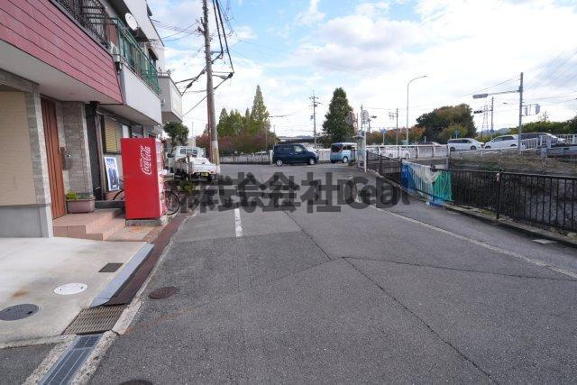寝屋川市川勝町新築戸建の前面道路含む現地写真|その他詳細やご質問はお気軽に1Deal Estate☎072-646-8767までお問い合わせください