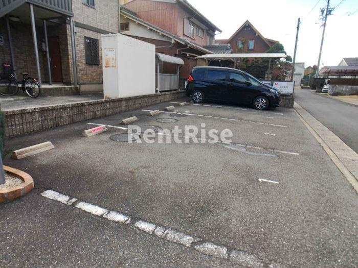 レジデンス ミツ１の駐車場|駐車場