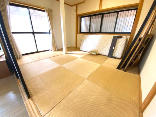 太秦東が丘　戸建の和室|■リビング横の和室です♪♪