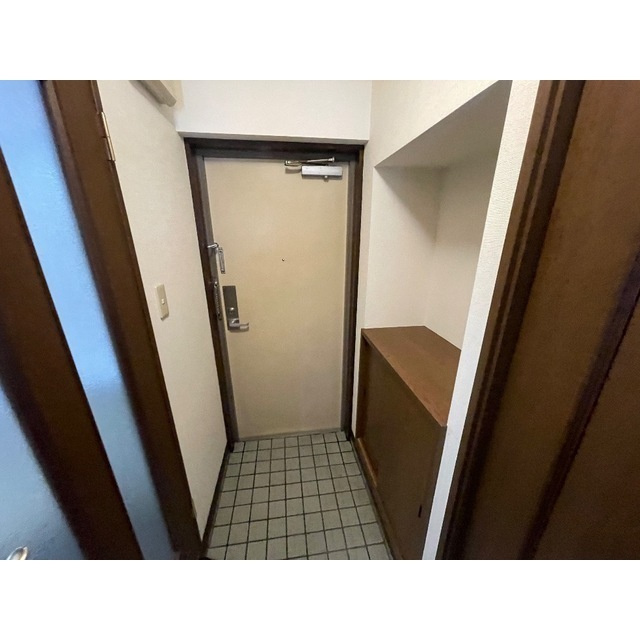 エンブレムの玄関