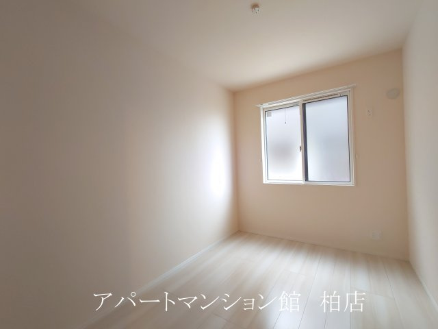 フリージアⅡの寝室|同施工会社、同型タイプです