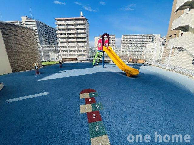 アッド・パー・プレイスのその他共用部分|◆マンション敷地内にお子様が遊べるスペースがございます！
◆ゲストルームやパーティールームなど共用施設が充実です！