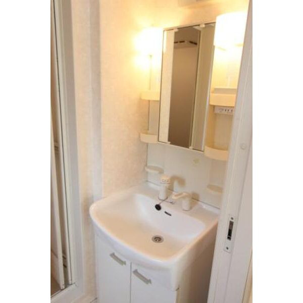 リブレア姪浜駅北の洗面所