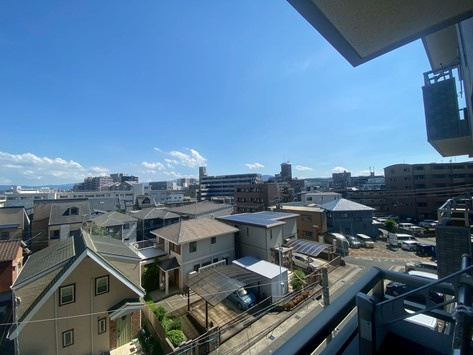 【展望】 | エイルマンション清水 | 南向きに高いマンションなどがなく開放的な眺望がひろがります