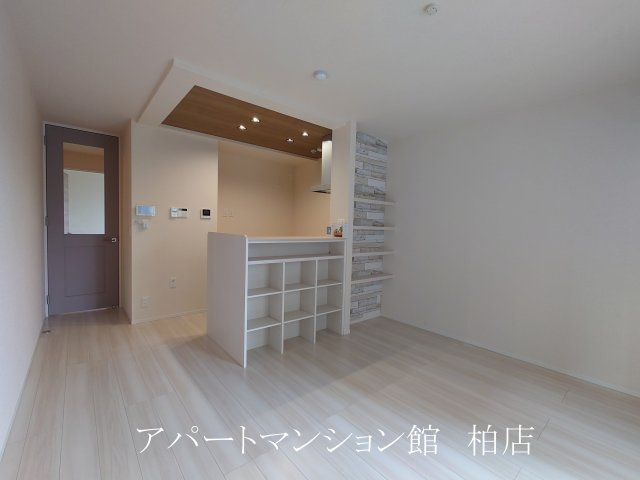 フリージアⅡの居間・リビング|同施工会社、同型タイプです