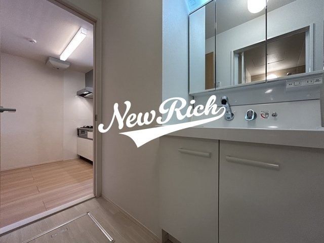 前橋市下大島町のアパートの独立洗面台