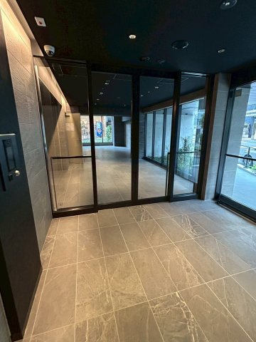 コートレジデンス南大塚のエントランス