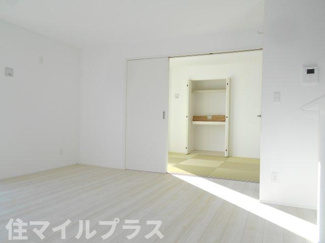 【居間・リビング】 | 郡山市横塚5丁目新築一戸建て4棟 | ゆったり過ごせる居間です