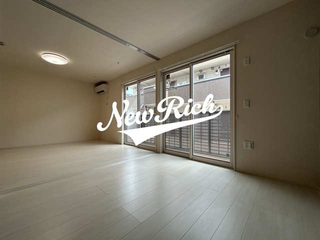 伊勢崎市茂呂町１丁目のアパートのバルコニー