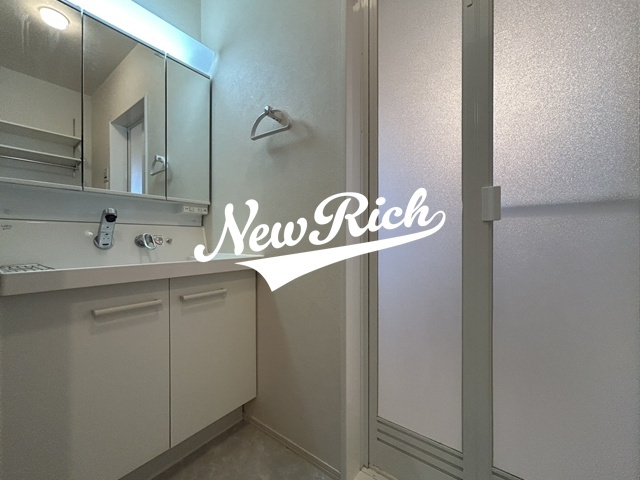 伊勢崎市茂呂町１丁目のアパートの独立洗面台