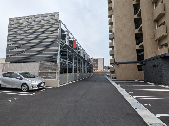 ブライトタウン松城の駐車場