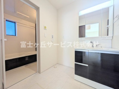 【脱衣所】 | 袋井市上山梨 6期 新築一戸建て | 脱衣場です