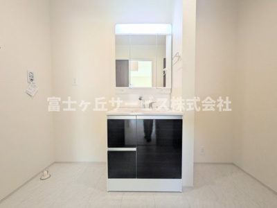 【独立洗面台】 | 袋井市上山梨 6期 新築一戸建て | 独立洗面台です