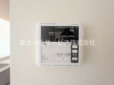 【発電・温水設備】 | 袋井市上山梨 6期 新築一戸建て | 温水設備です