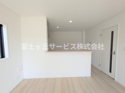 【キッチン】 | 磐田市森本 新築一戸建て 1号棟 | 前から見たキッチンです