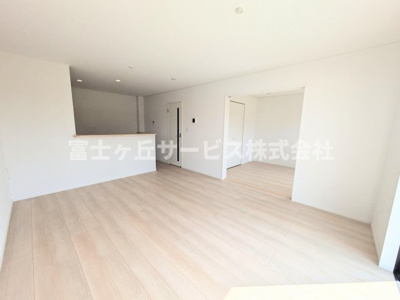 【居間・リビング】 | 磐田市森本 新築一戸建て 1号棟 | リビングダイニングです