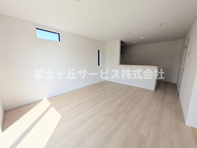 【居間・リビング】 | 磐田市森本 新築一戸建て 1号棟 | リビングです