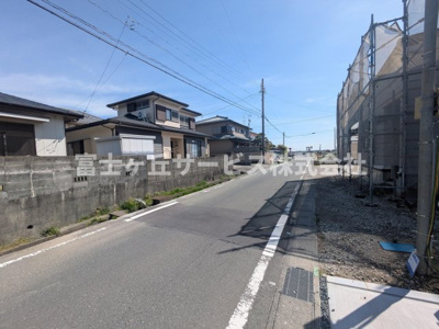 【前面道路含む現地写真】 | 磐田市森本 新築一戸建て 1号棟 | 前面道路です