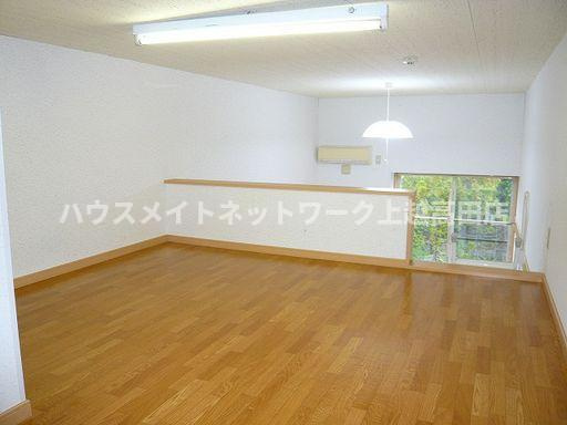 オレンジヒルズＪ１のその他|ロフト（参考同型２０８号室室内写真）