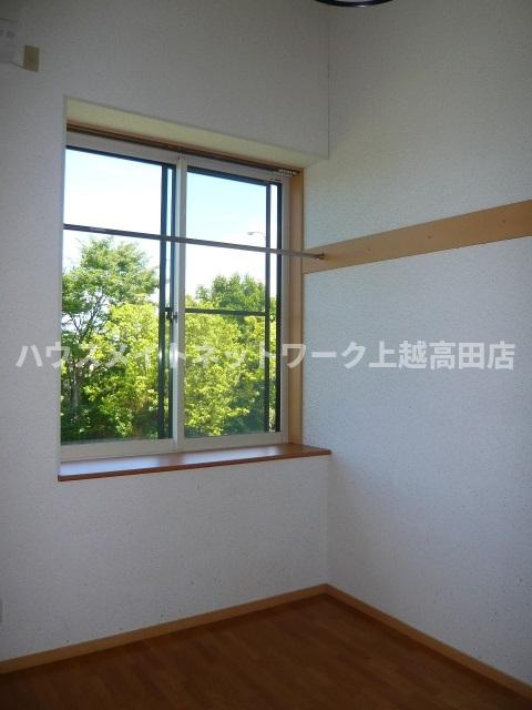 オレンジヒルズＪ１の設備|室内物干し（参考同型２０８号室室内写真）