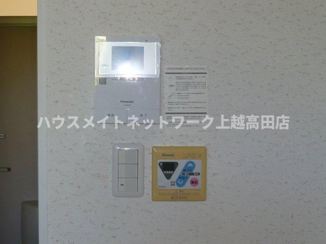 オレンジヒルズＪ１のセキュリティ|モニターホン（参考同型２０８号室室内写真）
