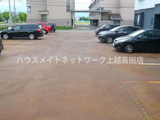 オレンジヒルズＪ１の駐車場|駐車場