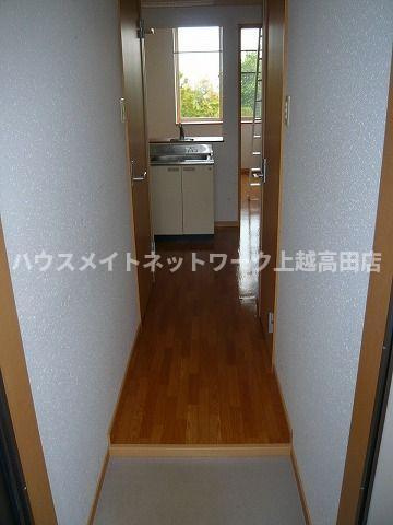 オレンジヒルズＪ１の玄関|玄関（参考同型２０８号室室内写真）
