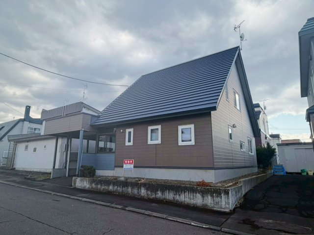 厚別東1条4丁目の外観|イオン新さっぽろ店まで車で約5分！小・中学校まで徒歩10分以内！