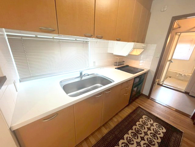 厚別東1条4丁目のキッチン|お部屋に匂いがうつりにくい独立型キッチン！小さいお子様がいらっしゃる方も安心の安心のIHです◎