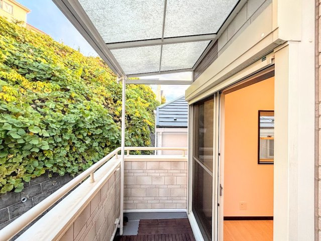 港南区上永谷６丁目　中古戸建てのバルコニー|◆日当たり良好なバルコニー！毎日のお洗濯にも嬉しいですね！
