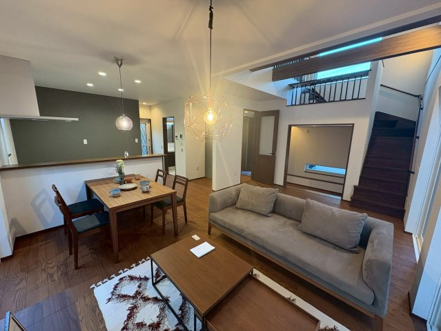 【居間・リビング】の画像