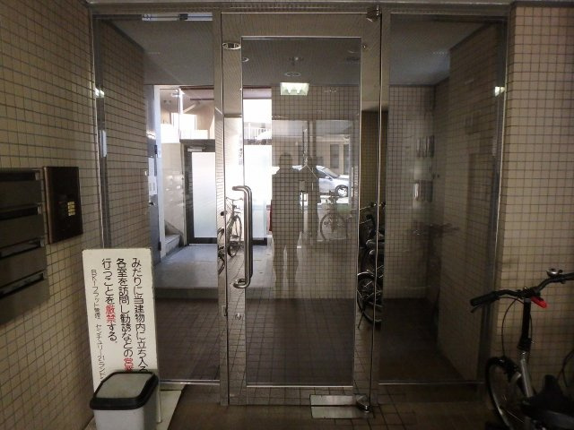 BK1フラットのエントランス