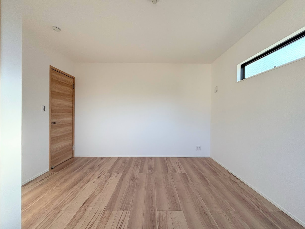 戸塚区汲沢町　新築戸建ての洋室|◆感性を育むプライベートルームはシンプルでスマートな空間。好みの空間で読書をしたり、音楽を聞いたりと一人の時間も充実したものにできます。
