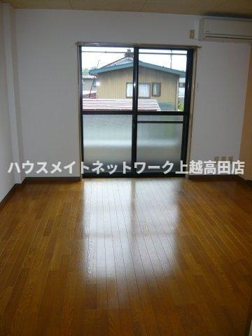 ラビットハウスムーンライトの居間・リビング|洋室（参考同型202号室室内写真）