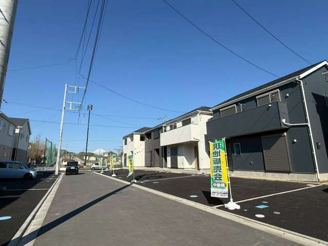 平塚市南金目新築戸建て　第18-2期3号棟の前面道路含む現地写真